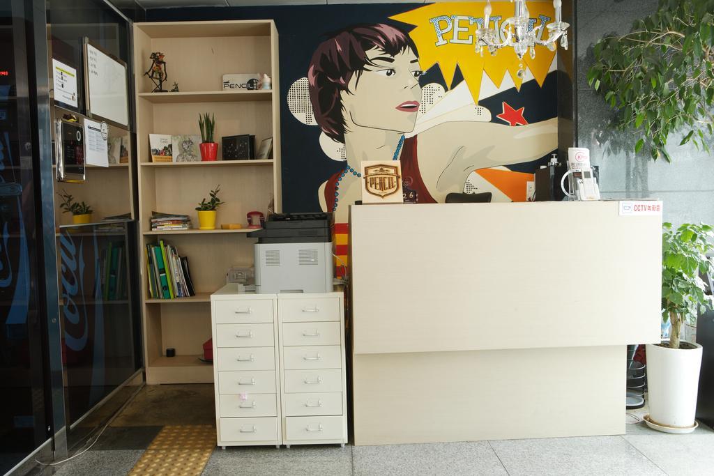 Hongdae Pencil Guesthouse Сеул Екстер'єр фото