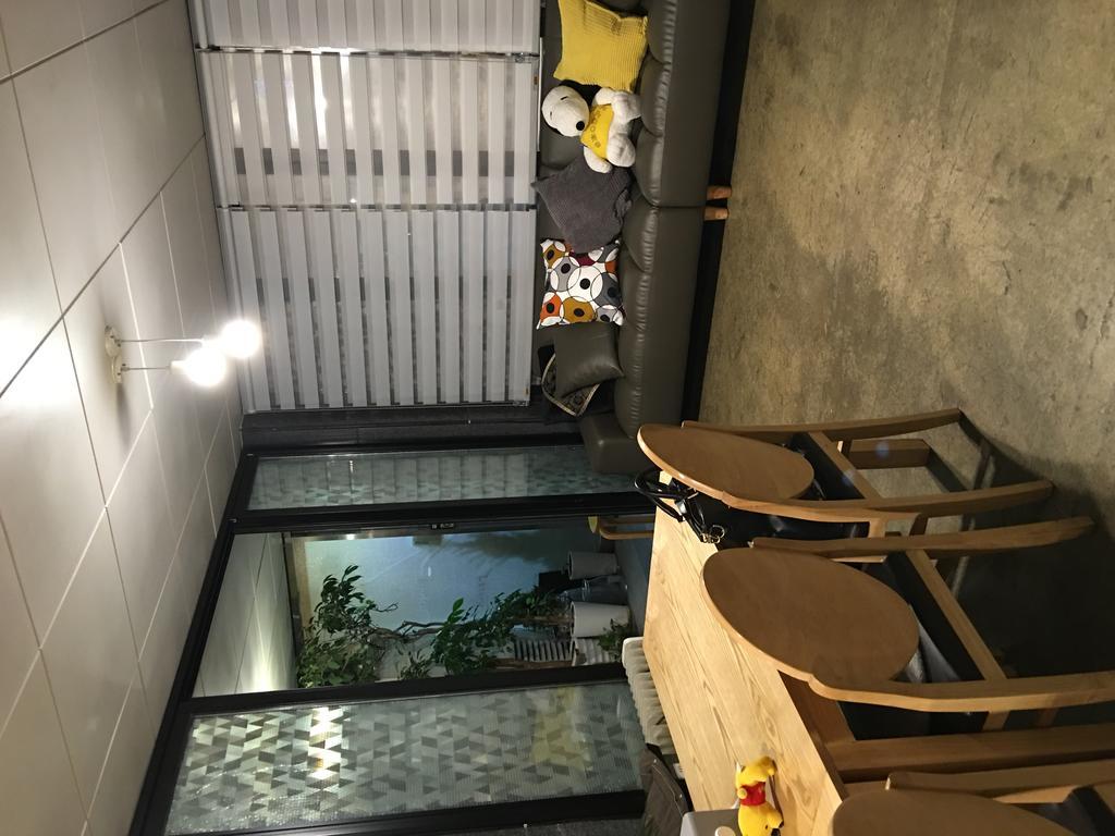 Hongdae Pencil Guesthouse Сеул Екстер'єр фото