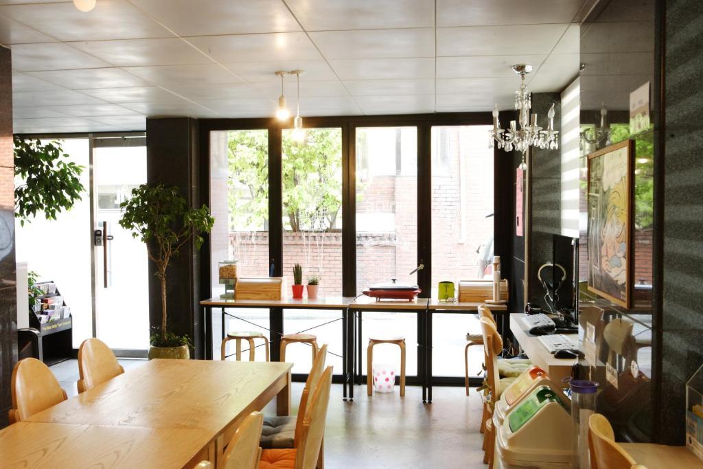 Hongdae Pencil Guesthouse Сеул Екстер'єр фото