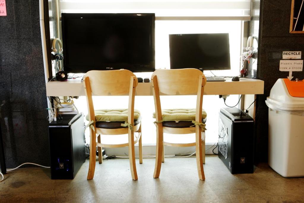 Hongdae Pencil Guesthouse Сеул Екстер'єр фото