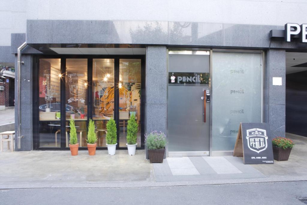 Hongdae Pencil Guesthouse Сеул Екстер'єр фото