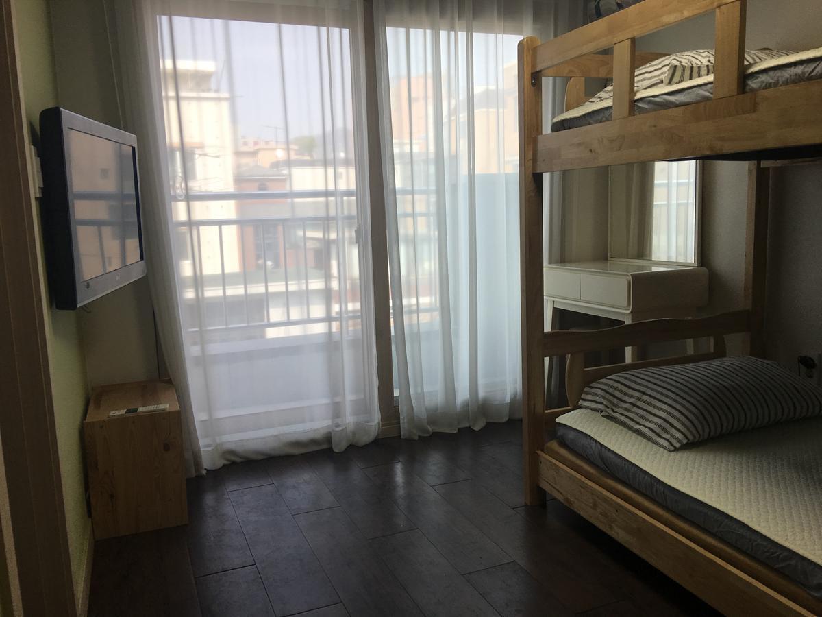 Hongdae Pencil Guesthouse Сеул Екстер'єр фото
