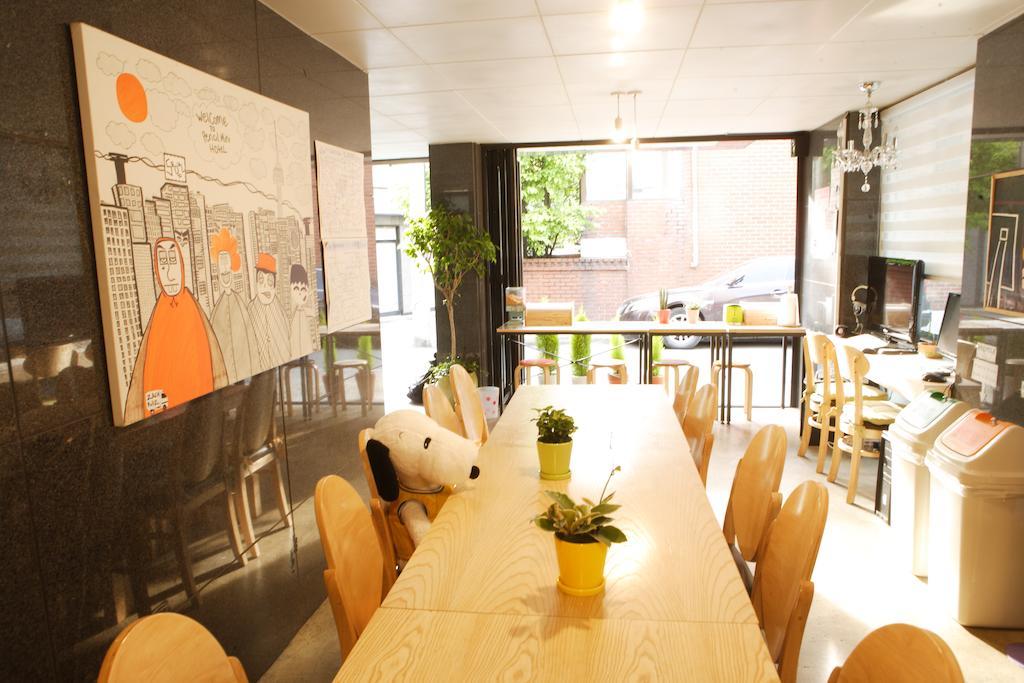 Hongdae Pencil Guesthouse Сеул Екстер'єр фото