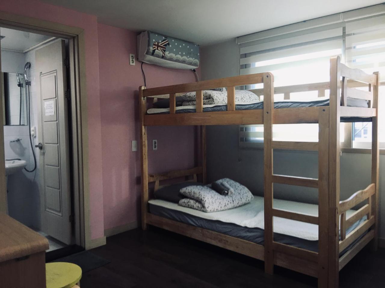 Hongdae Pencil Guesthouse Сеул Екстер'єр фото