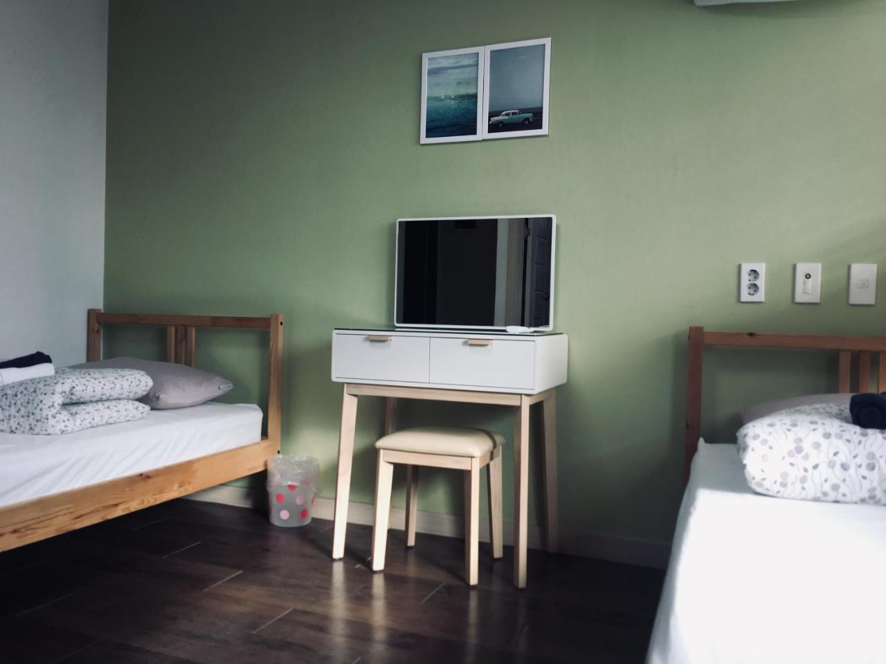 Hongdae Pencil Guesthouse Сеул Екстер'єр фото