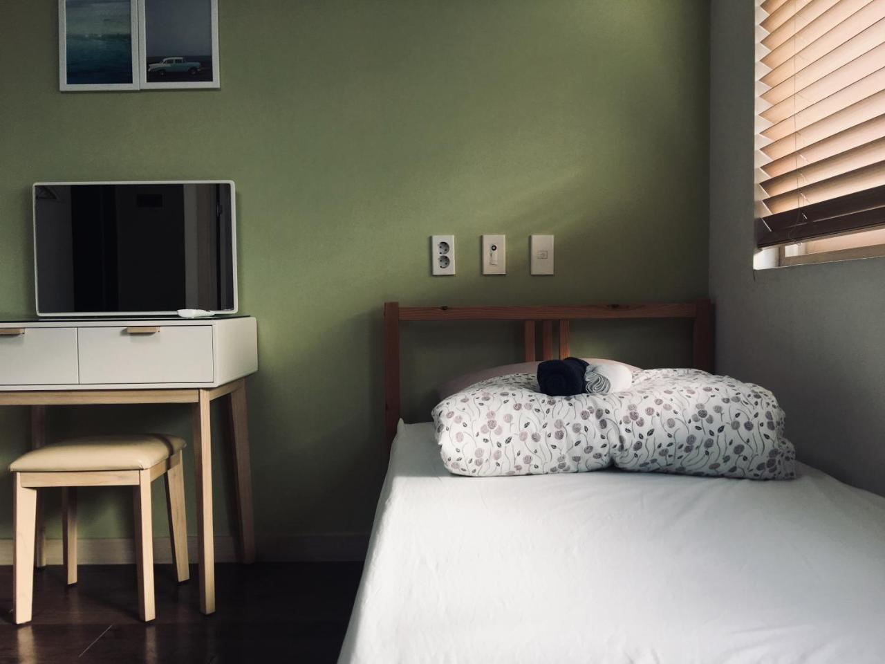 Hongdae Pencil Guesthouse Сеул Екстер'єр фото