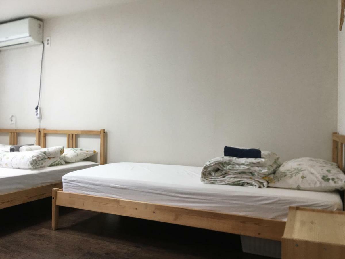 Hongdae Pencil Guesthouse Сеул Екстер'єр фото